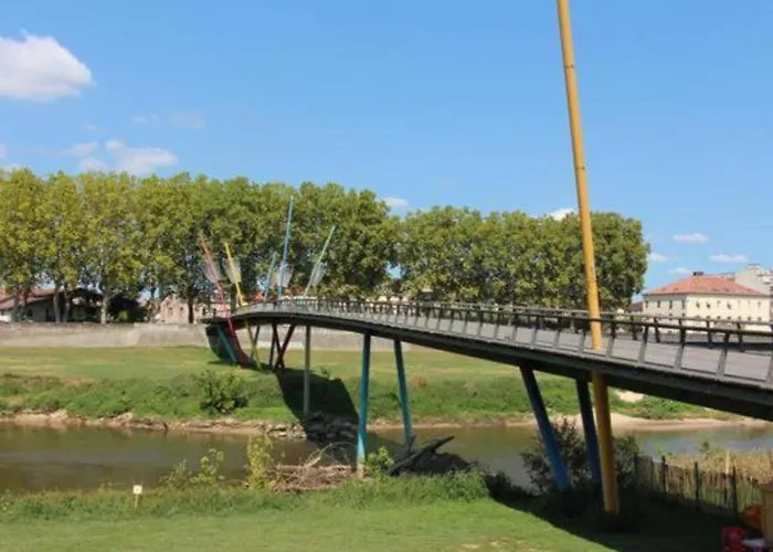 Charming Town Centre House With Garden * Dax